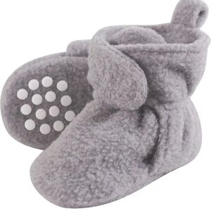 🏡 NWT booties 18-24 months